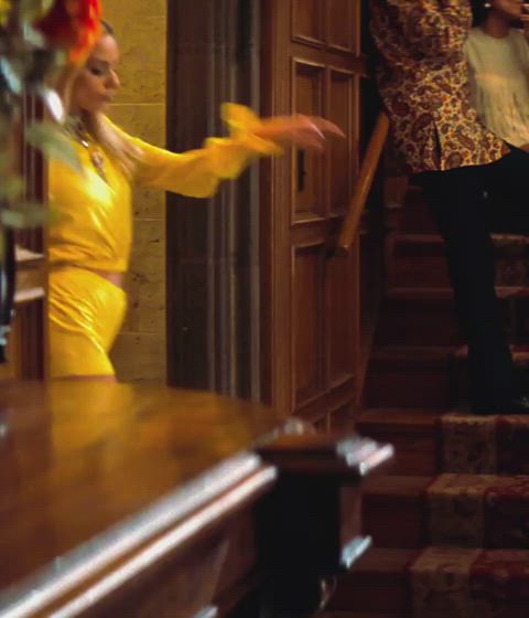 actress celebrity margot robbie gif