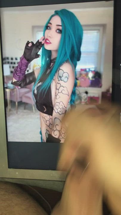 Emiru cum tribute