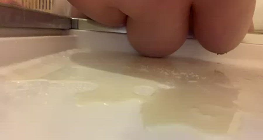 Cleaning up after I piss