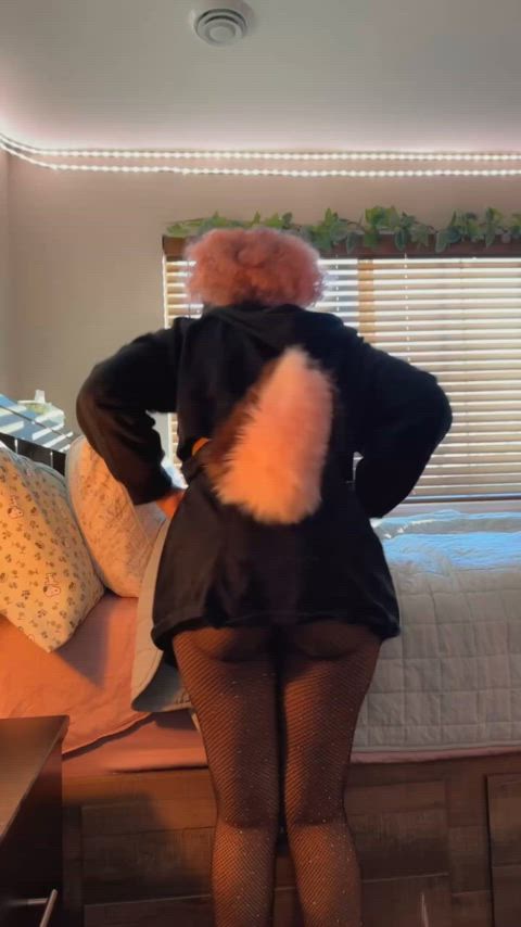 Come take off pup's fishnets ❤️ >w<
