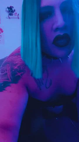Countess is feeling mean and ready to degrade 😈 any volunteers?