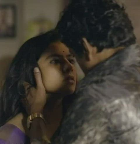 Rajshri Deshpande intimate topless scene