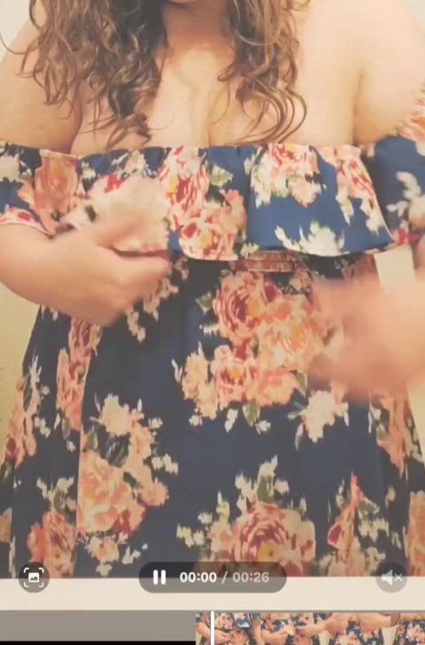 Pretty, natural tits