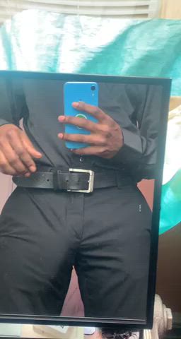 These pants are suffocating my meat🍆