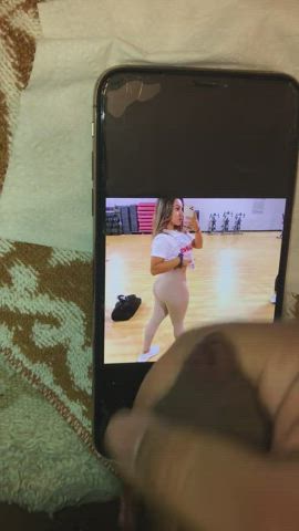 Giving this hottie something she won’t forget