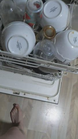 You said rinse the dishes first?
