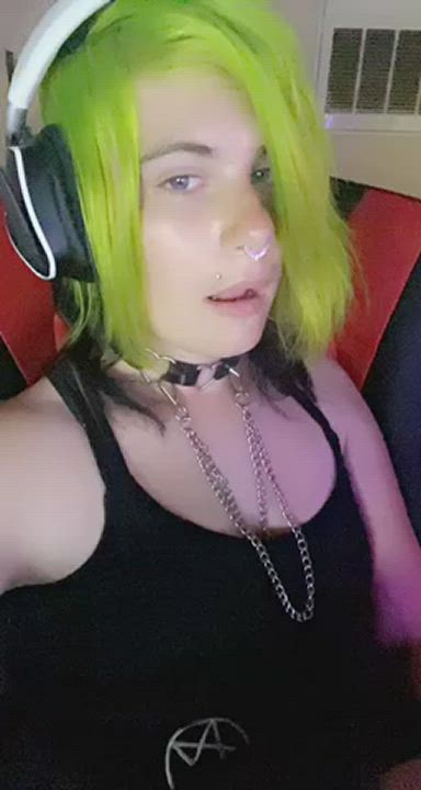 Anyone wanna play with me? Kitten is tired of playing solo:3