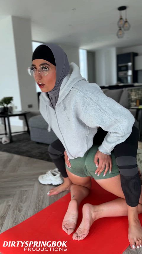 Emily Walters needed help stretching, how did I do? (FULL VID FREE) 