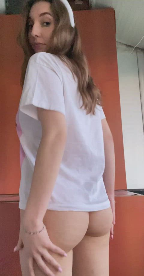 teen onlyfans cute gif