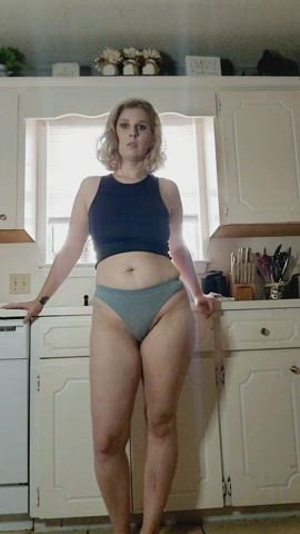 I'll give you the full girlfriend experience. FREE to sub 🔥 🔥