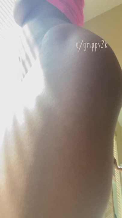 Showing off my phat pussy so you can turn me into your personal fucktoy😈