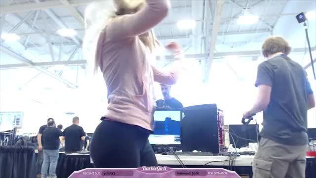 TRYING THE NEW HTC VIVE