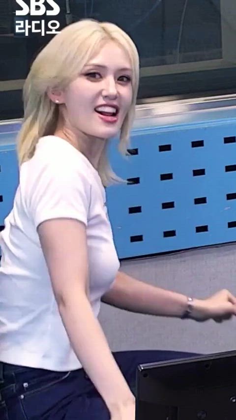 asian big tits blonde canadian jiggle korean natural tits tits kpop gif
